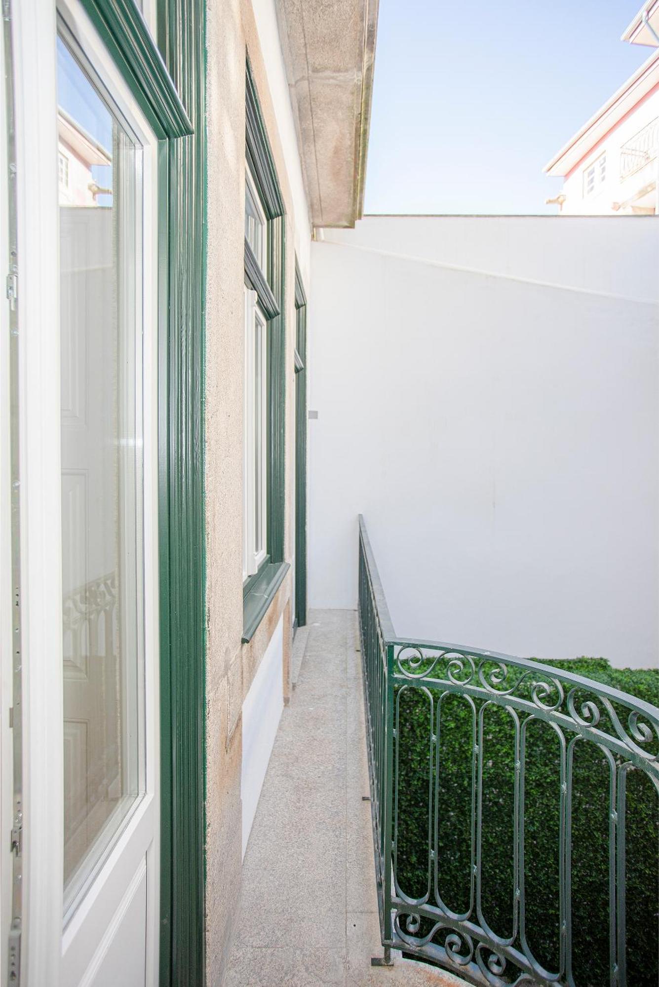 Liiiving In Porto-Mouzinho Residence Apartments Bagian luar foto