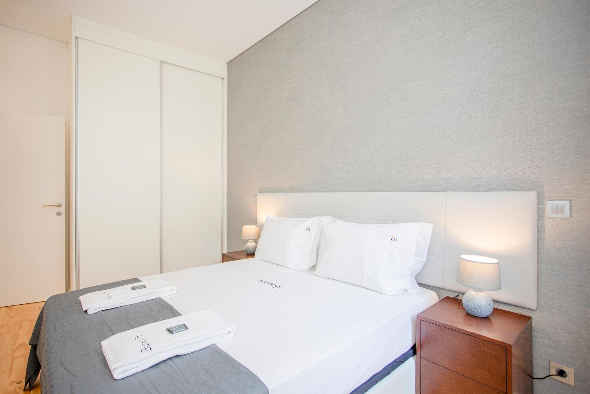 Liiiving In Porto-Mouzinho Residence Apartments Bagian luar foto