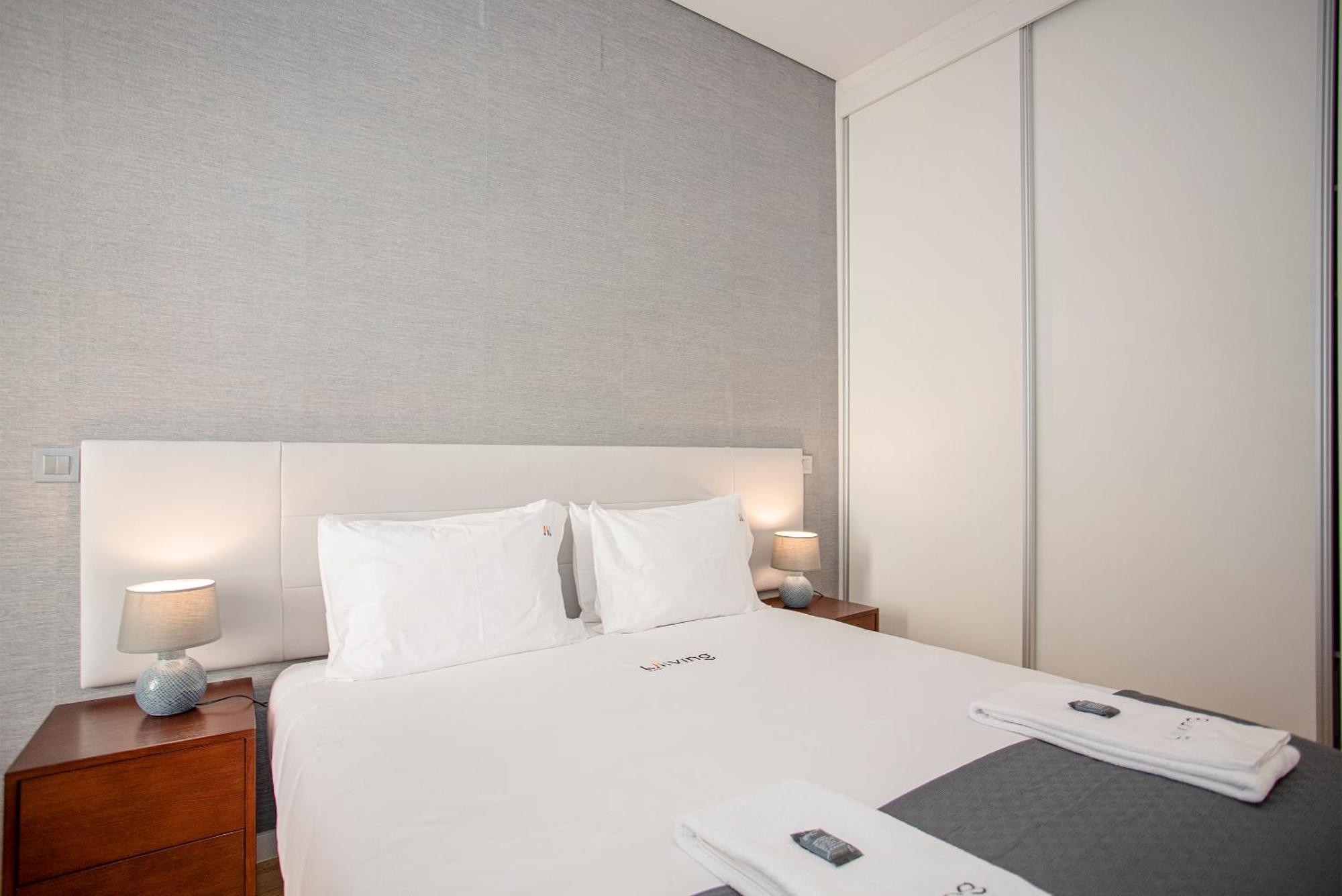 Liiiving In Porto-Mouzinho Residence Apartments Bagian luar foto